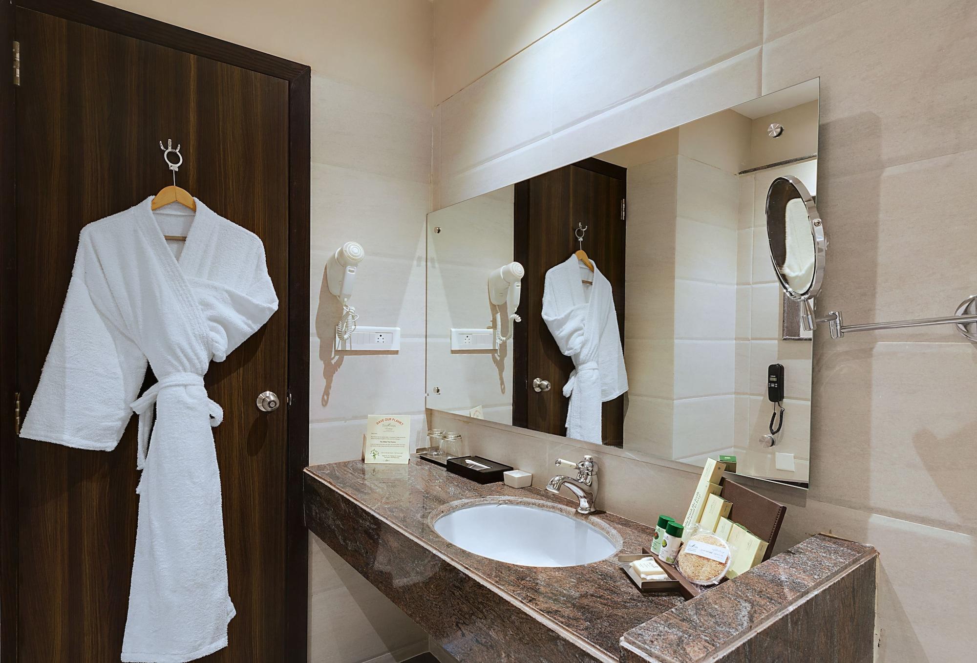 Hotel The Fern Residency Udaipur Esterno foto
