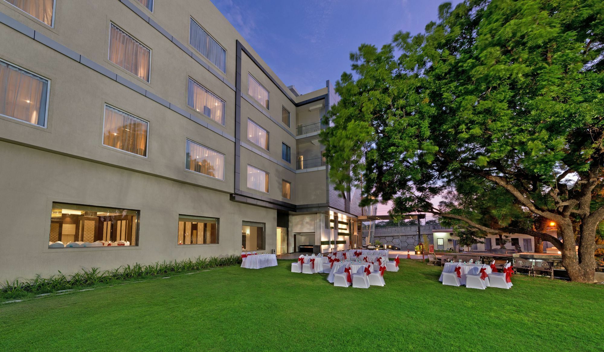 Hotel The Fern Residency Udaipur Esterno foto
